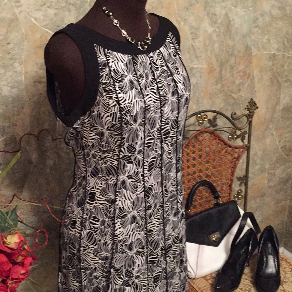 Dress. Hello gorgeous! Classic black-and-white. - Picture 4 of 8